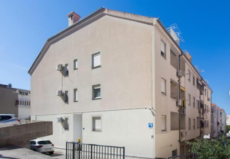 Ferienwohnung Michael Omiš Exterior foto